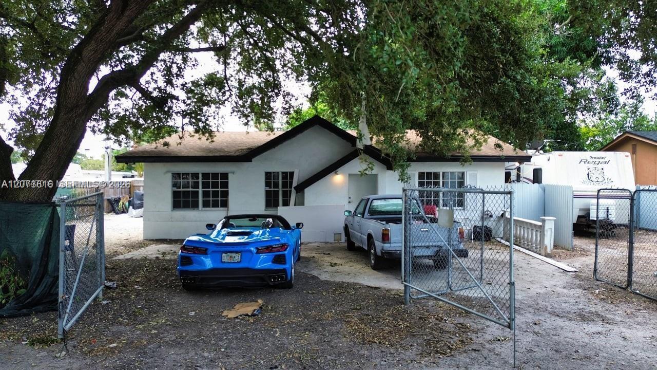 2500 NW 91st St — Photo 4