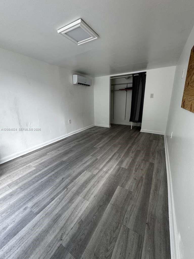 1121 NW 40th St # 3 — Photo 2