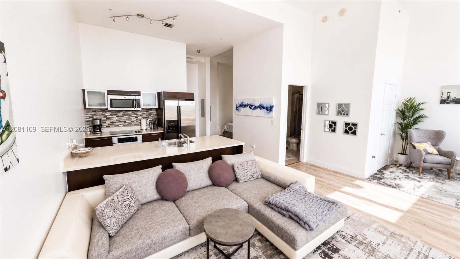 1900 N Bayshore Dr # 504 — Photo 5