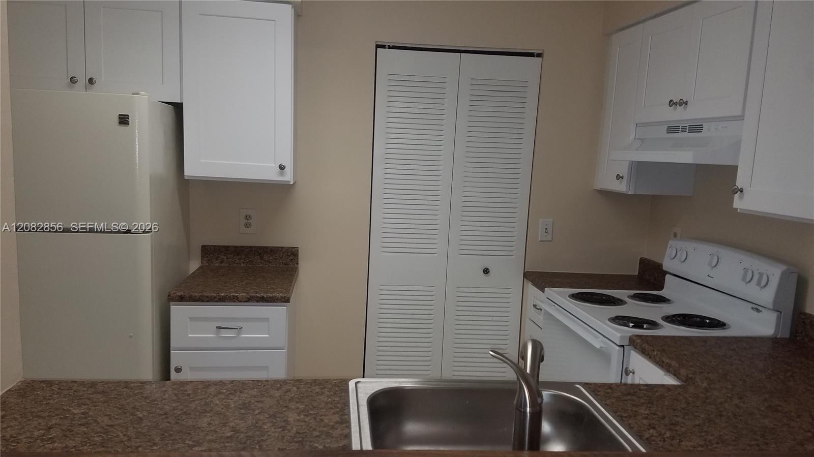1255 SW 46th Ave # 1715 — Photo 2