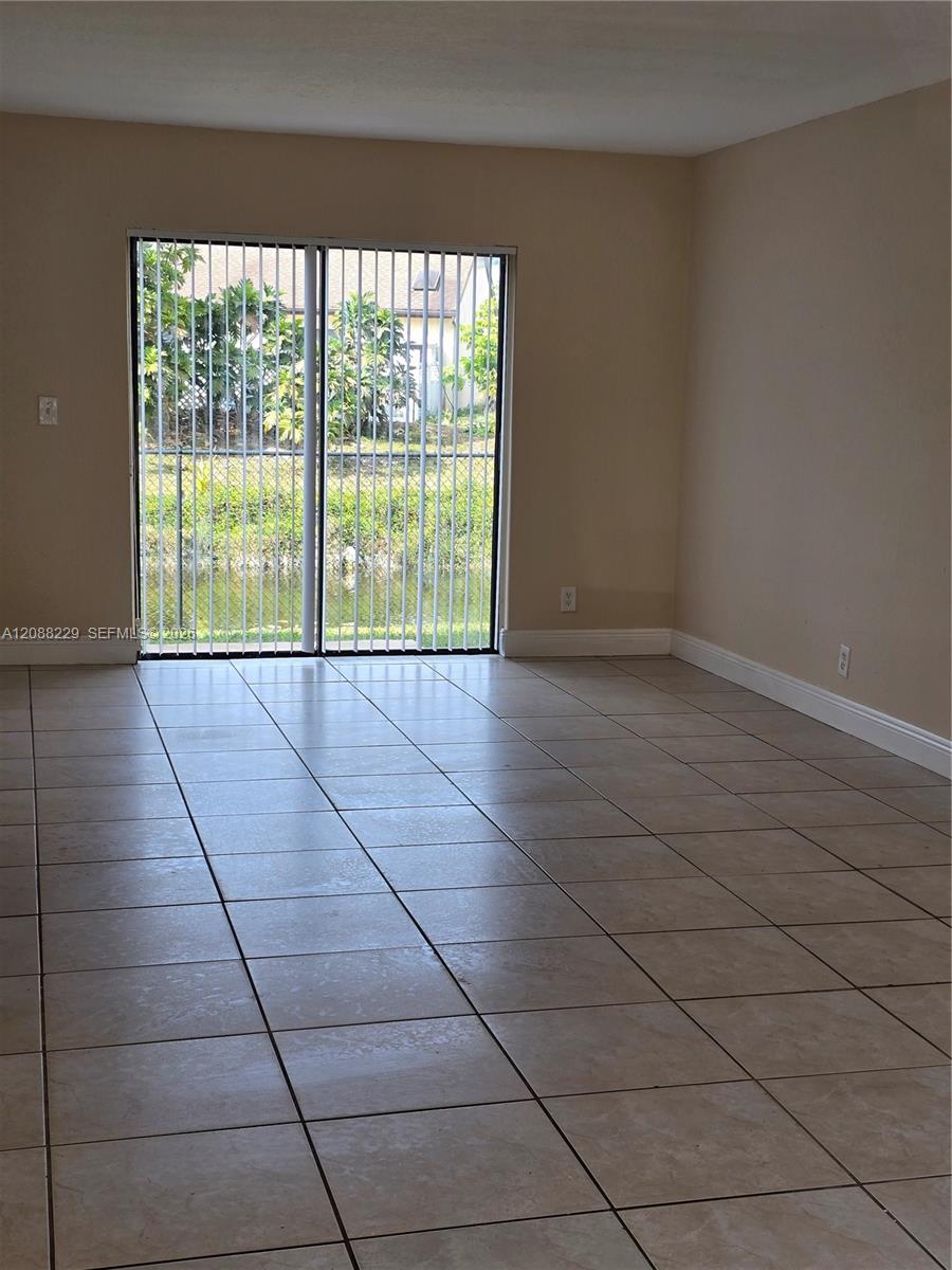 4181 NW 114th Ave # 4181 — Photo 2