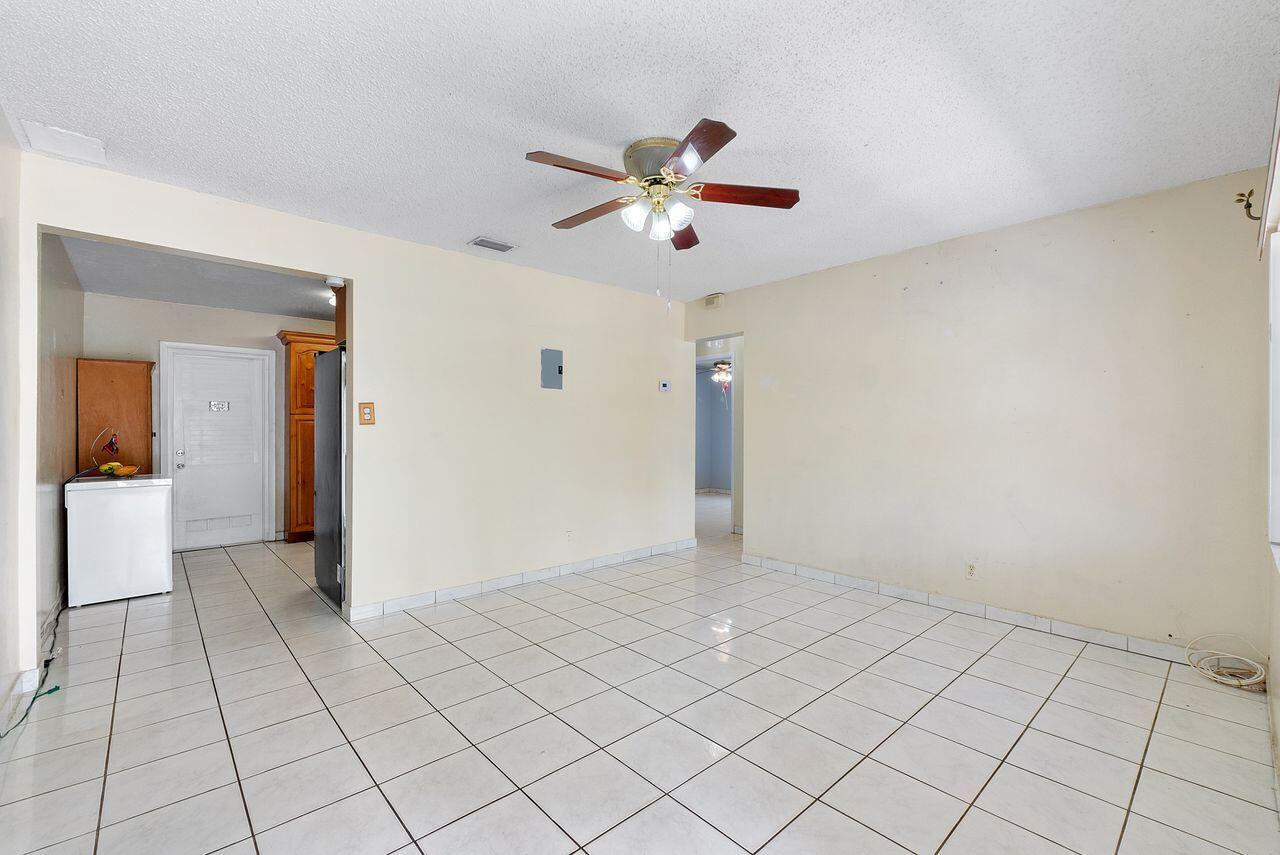 1302 SW 22nd Avenue — Photo 4