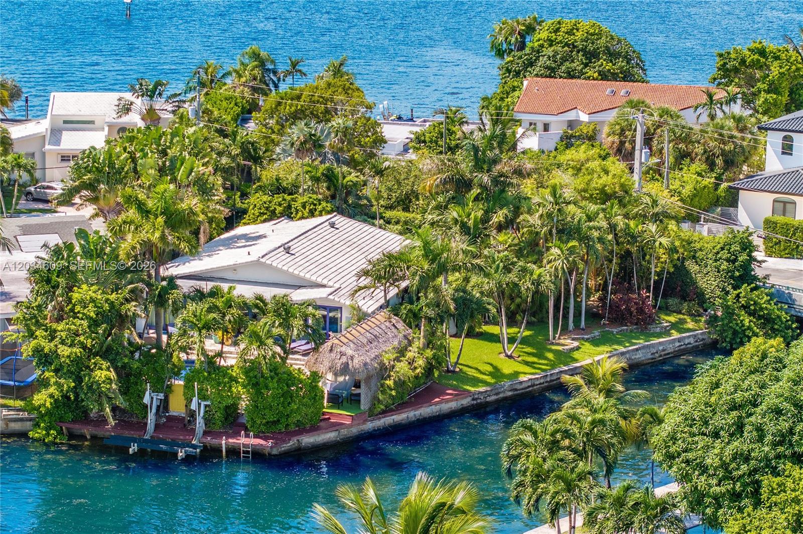 7975 Biscayne Point Cir — Photo 3