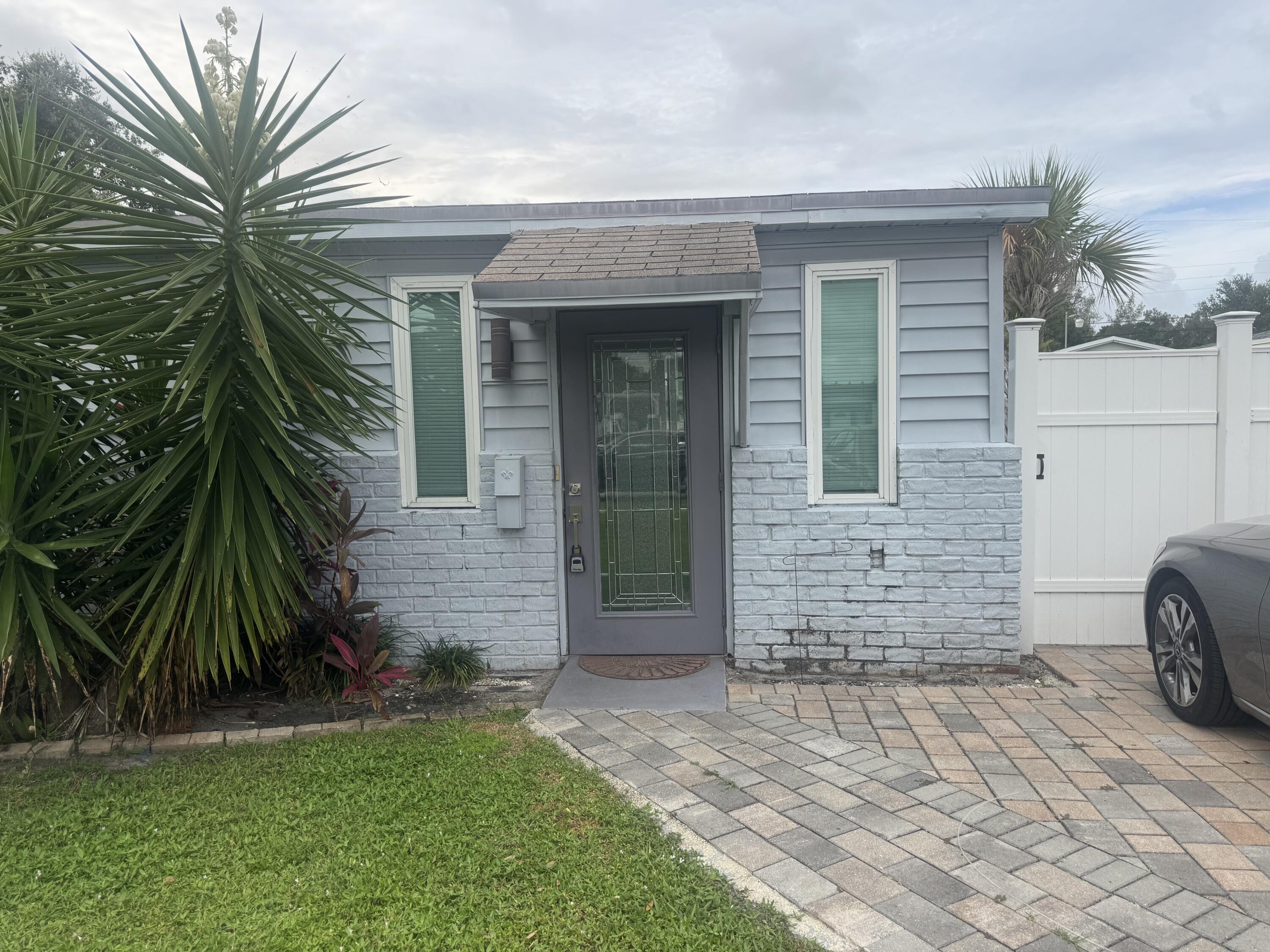 2793 SHAWNEE Road # B, West Palm Beach FL 33406