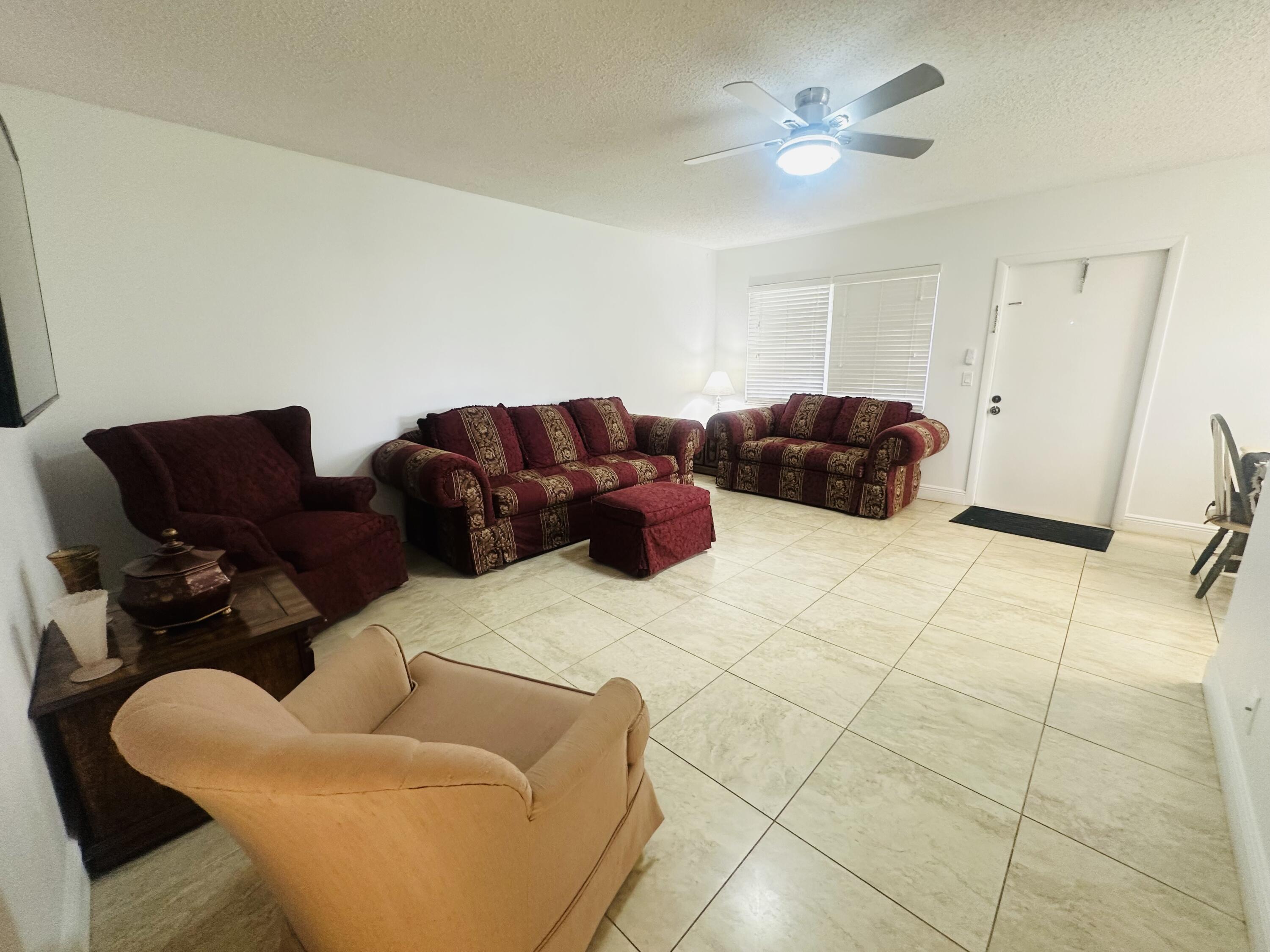 264 Farnham K — Photo 3