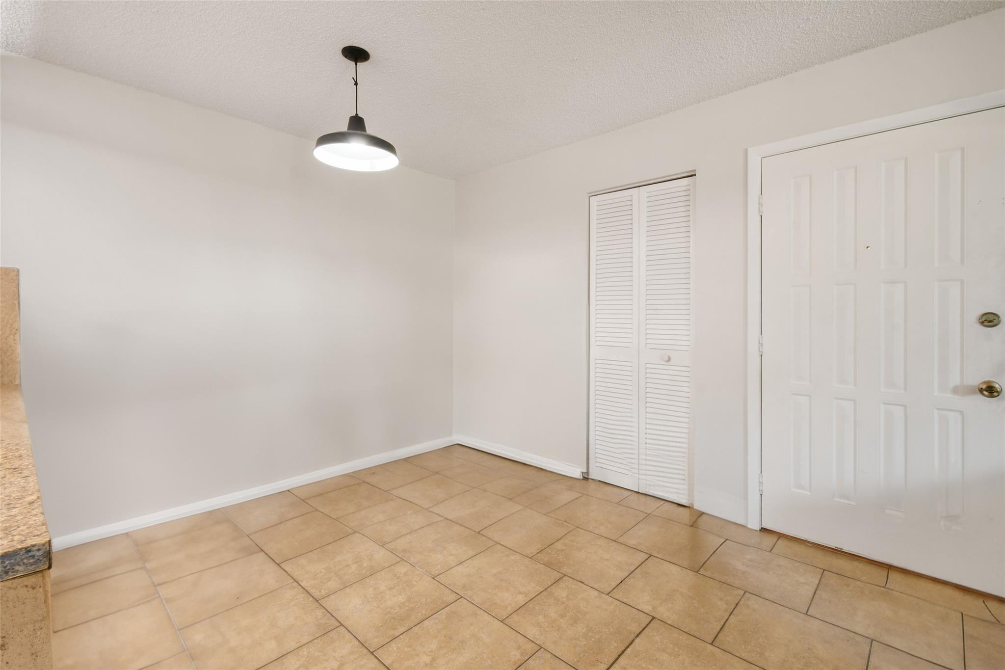3402 Gardens Drive # 14B — Photo 4