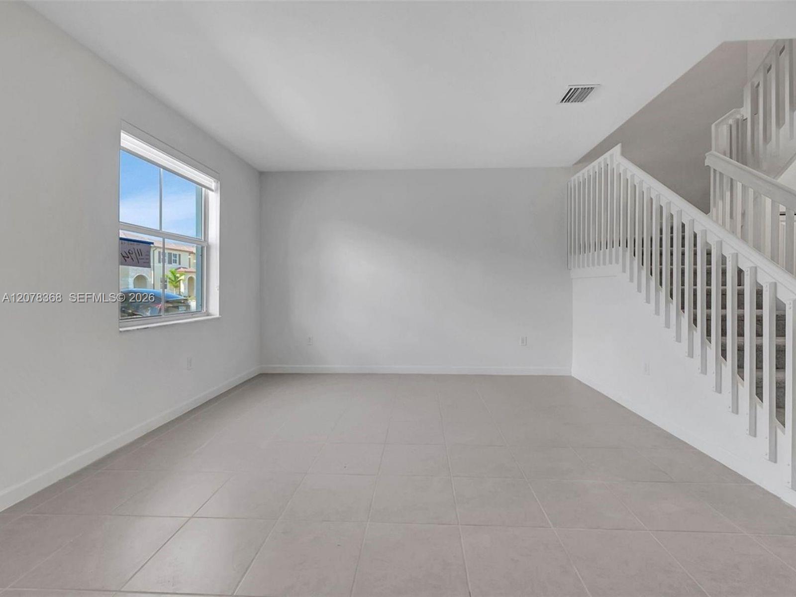 2574 SE 29th St # 2574 — Photo 4