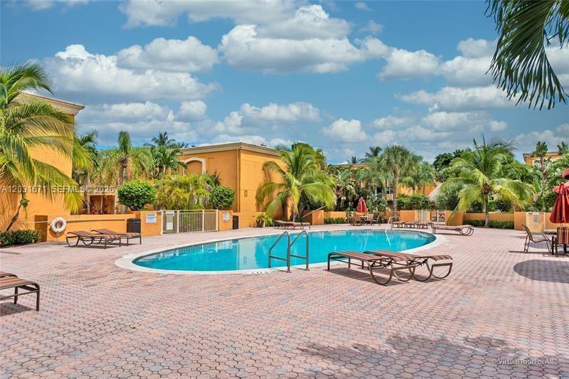 18111 NW 68th Ave # H102, Hialeah FL 33015