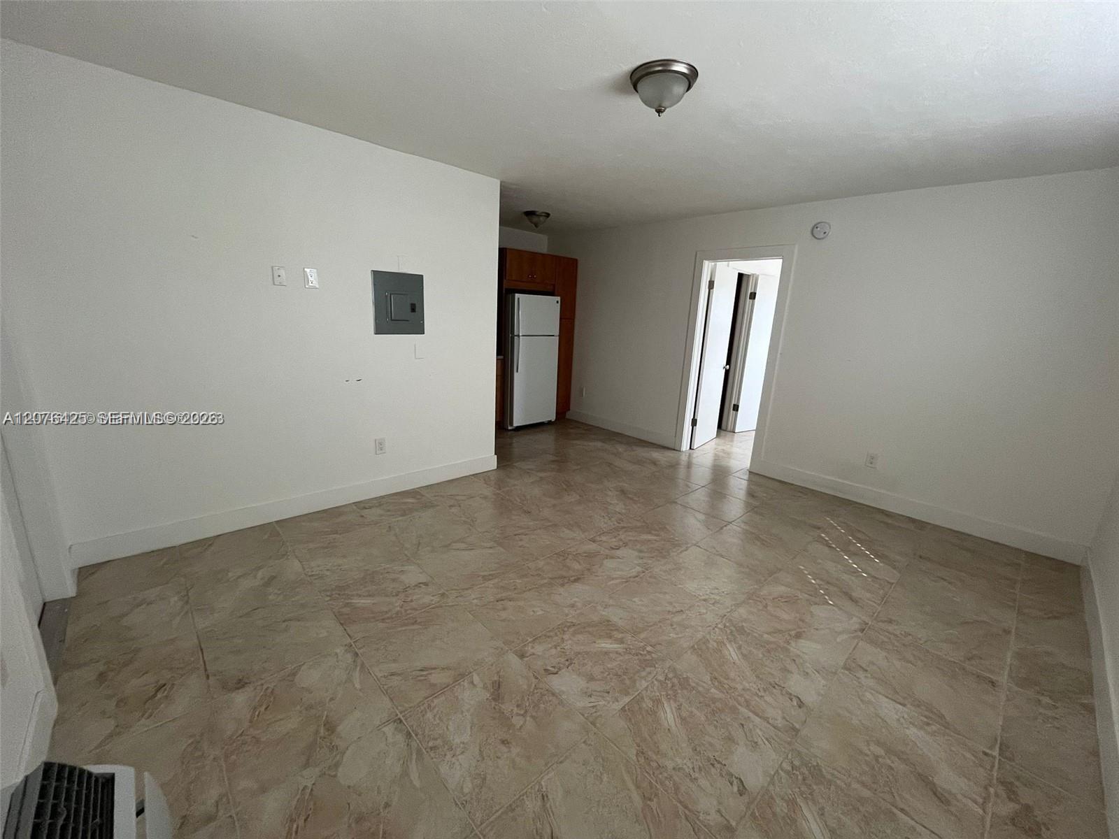 1085 SW 37th Ave # 12 — Photo 4