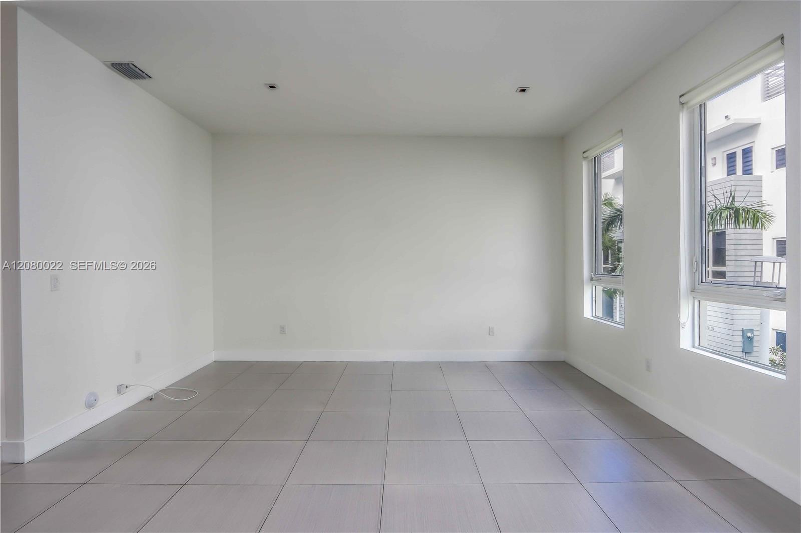 9123 NW 33rd St — Photo 2