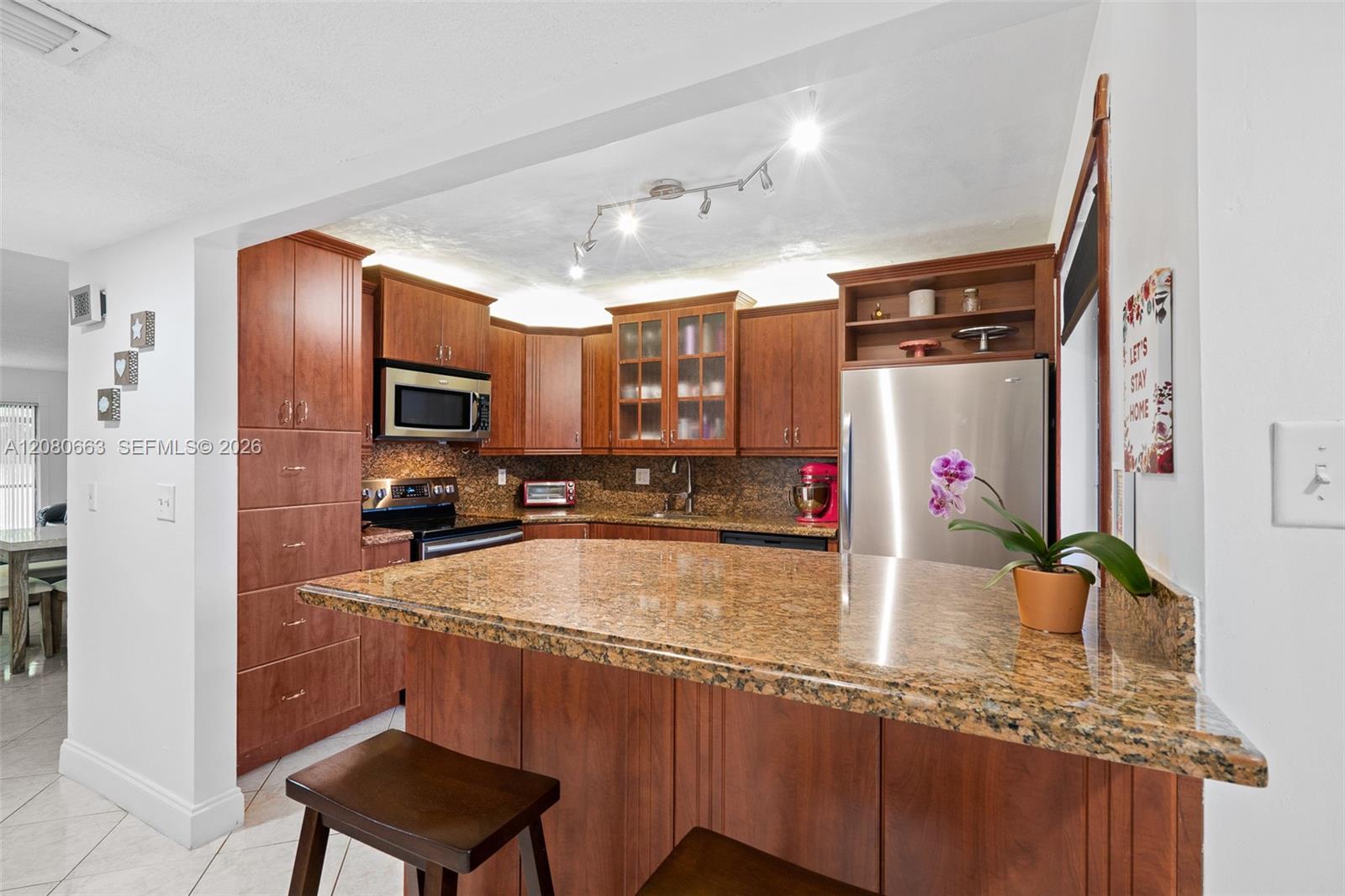 197 Lakeview Dr # 102 — Photo 3