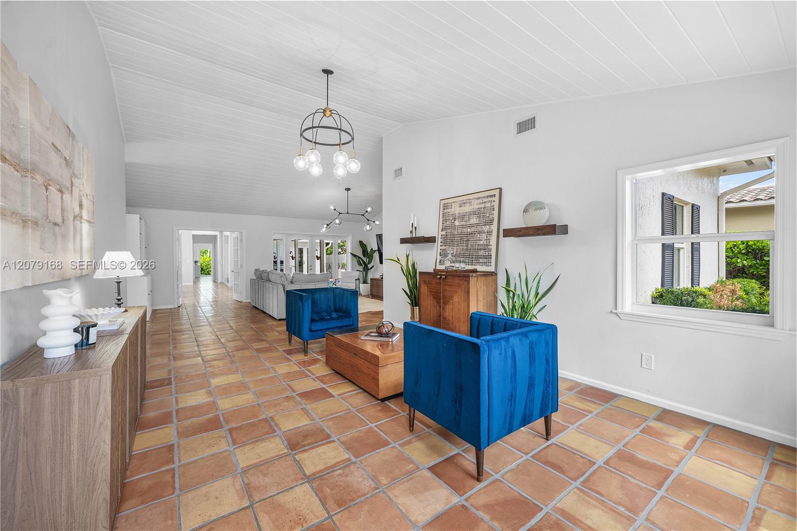 1015 SE 11th Ct — Photo 4