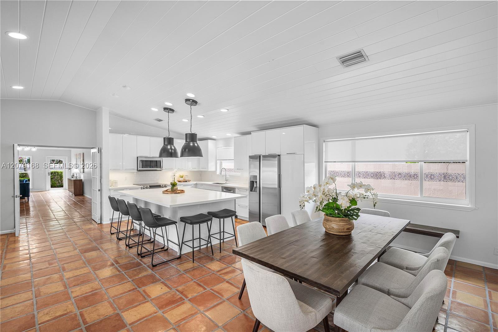 1015 SE 11th Ct — Photo 5