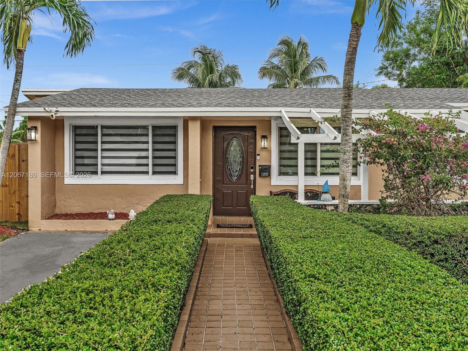 11911 SW 168th Ter — Photo 3