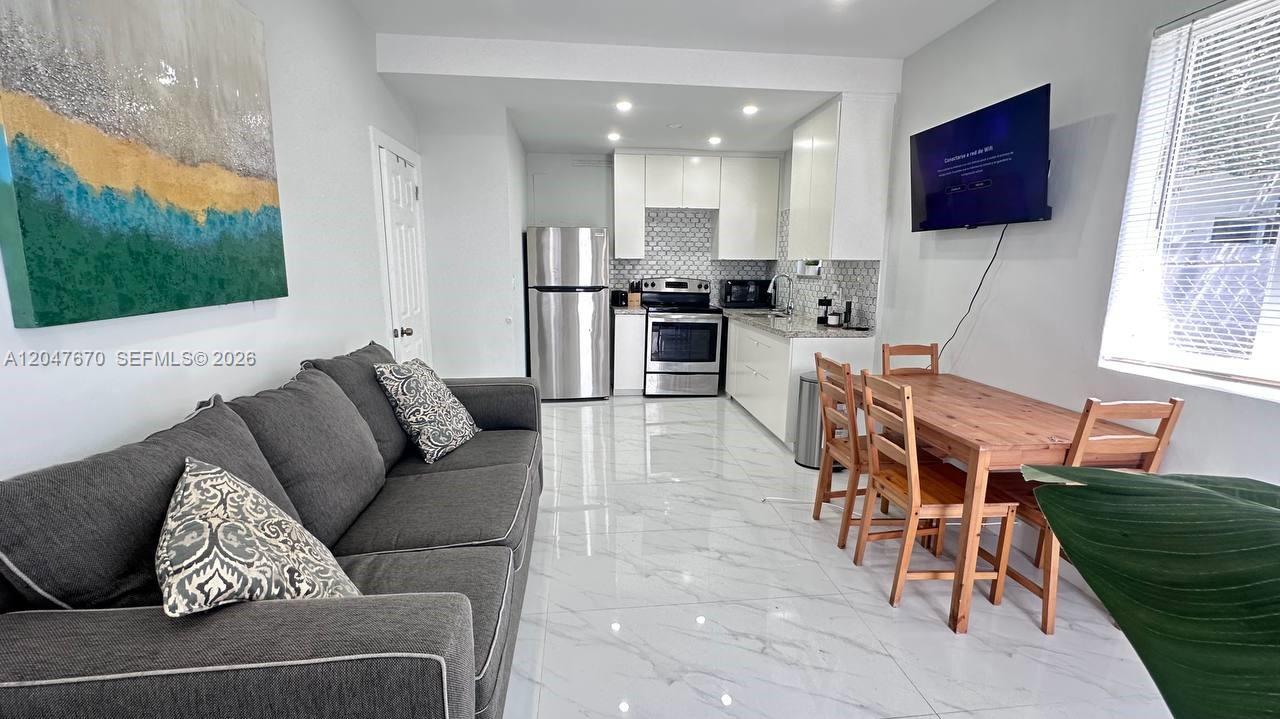 320 SW 29th Rd, Miami FL 33129