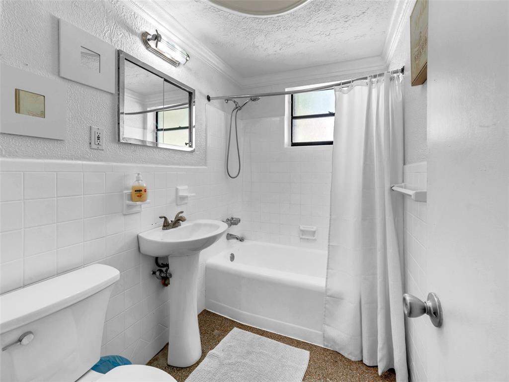 1507 GARFIELD Street — Photo 4