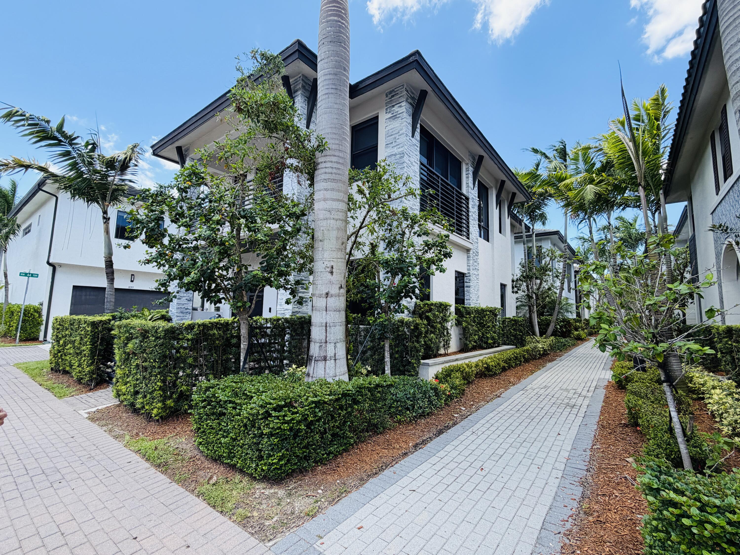 8288 NW 44th Terrace View 7