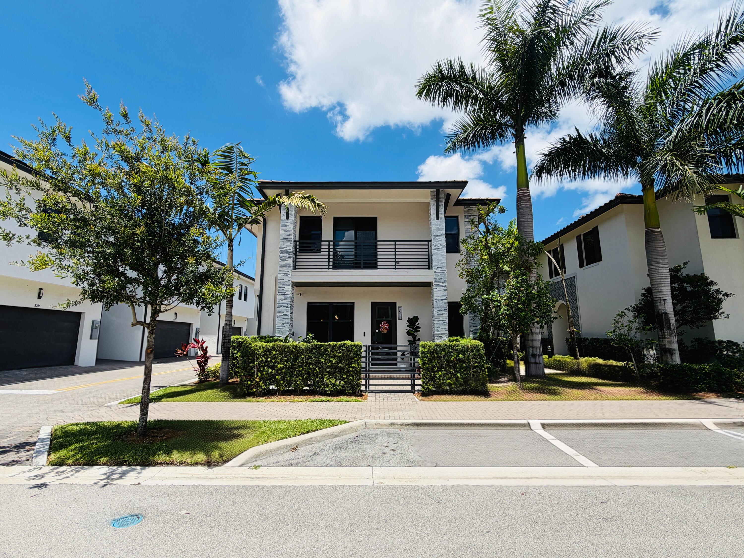 8288 NW 44th Terrace View 2