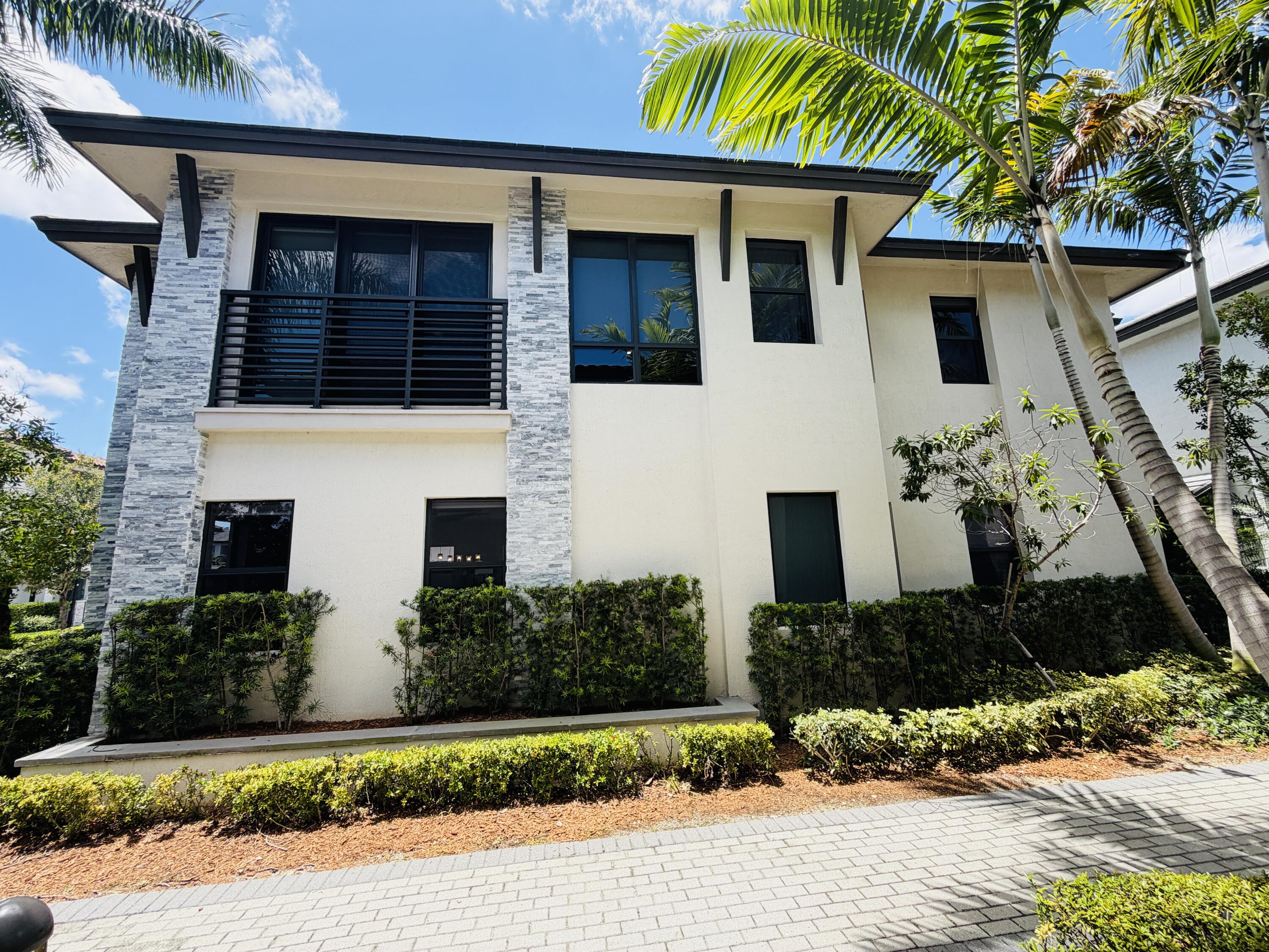 8288 NW 44th Terrace View 9