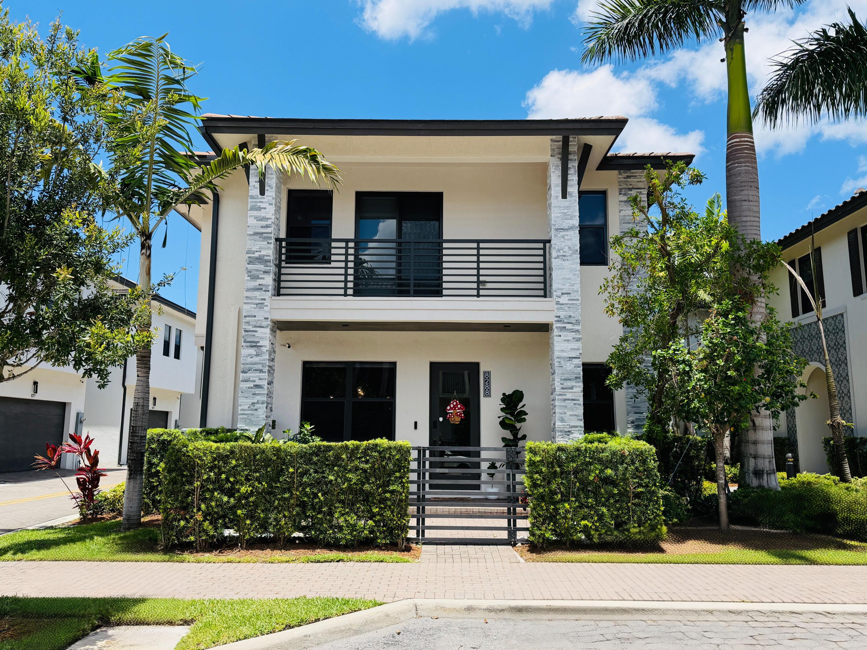 8288 NW 44th Terrace View 1
