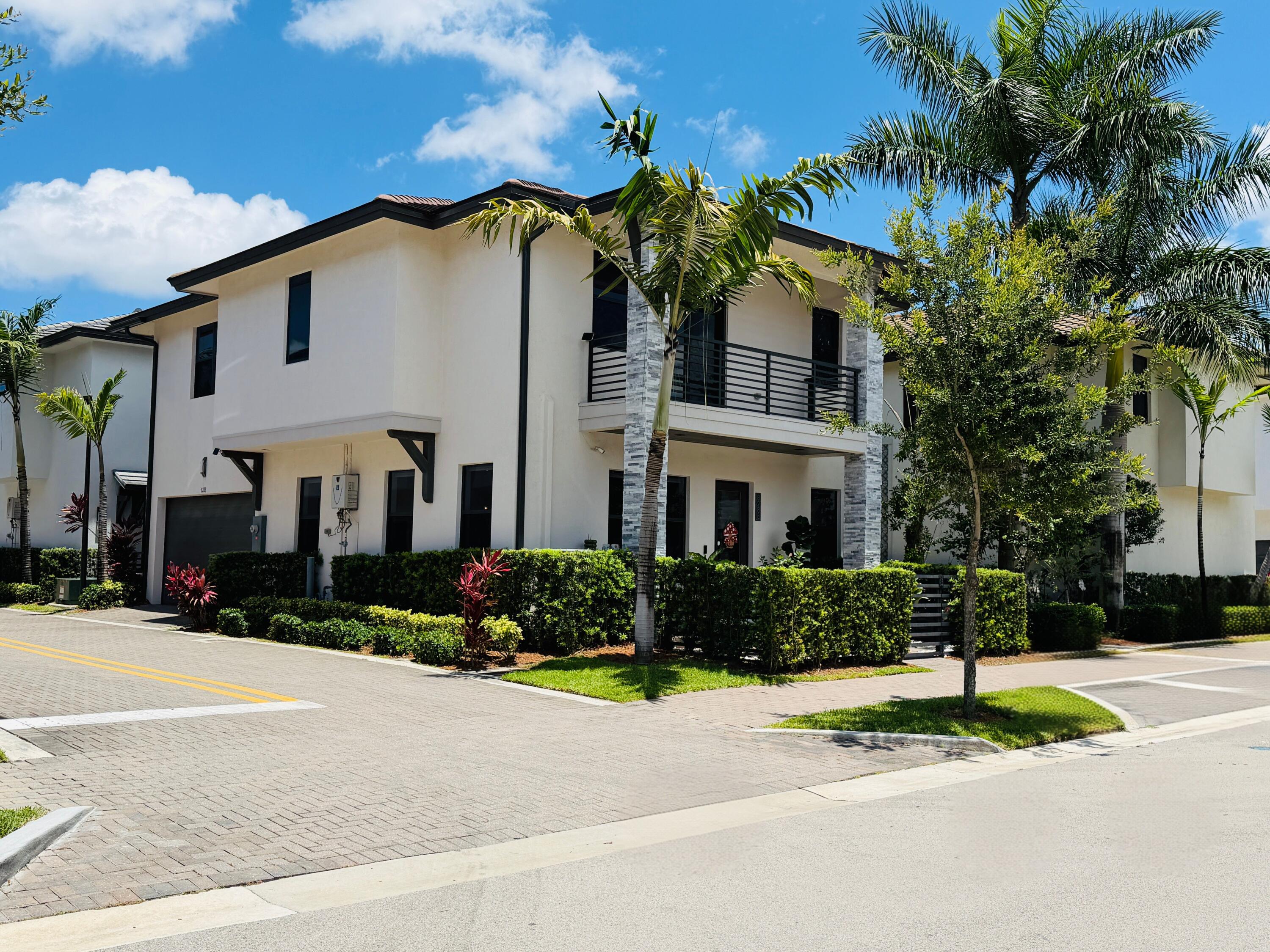 8288 NW 44th Terrace View 3
