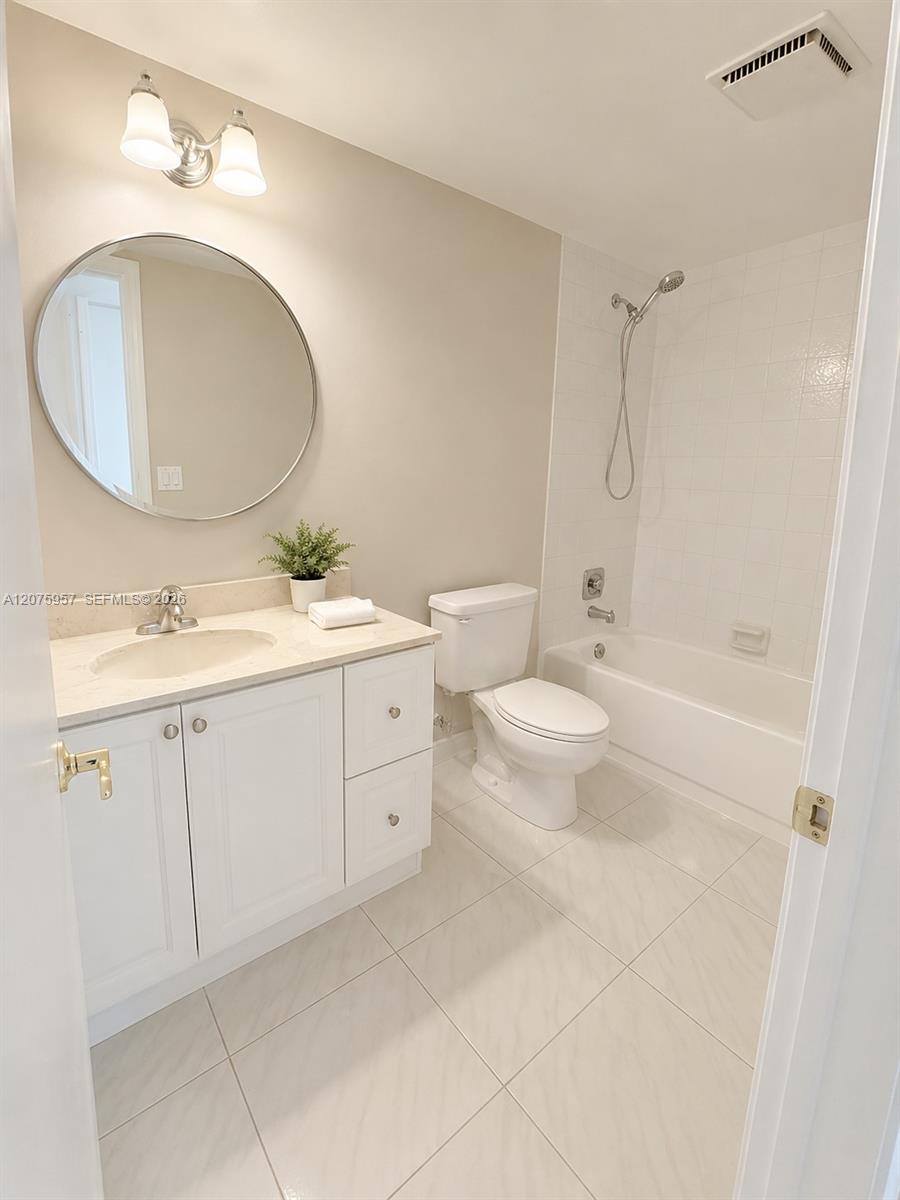 3591 Inverrary Dr # 104 — Photo 4