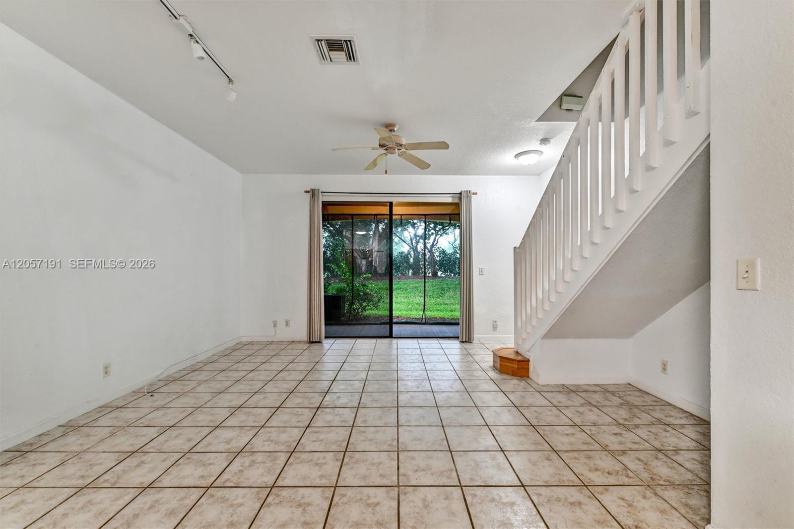 3897 Tree Top Dr — Photo 4