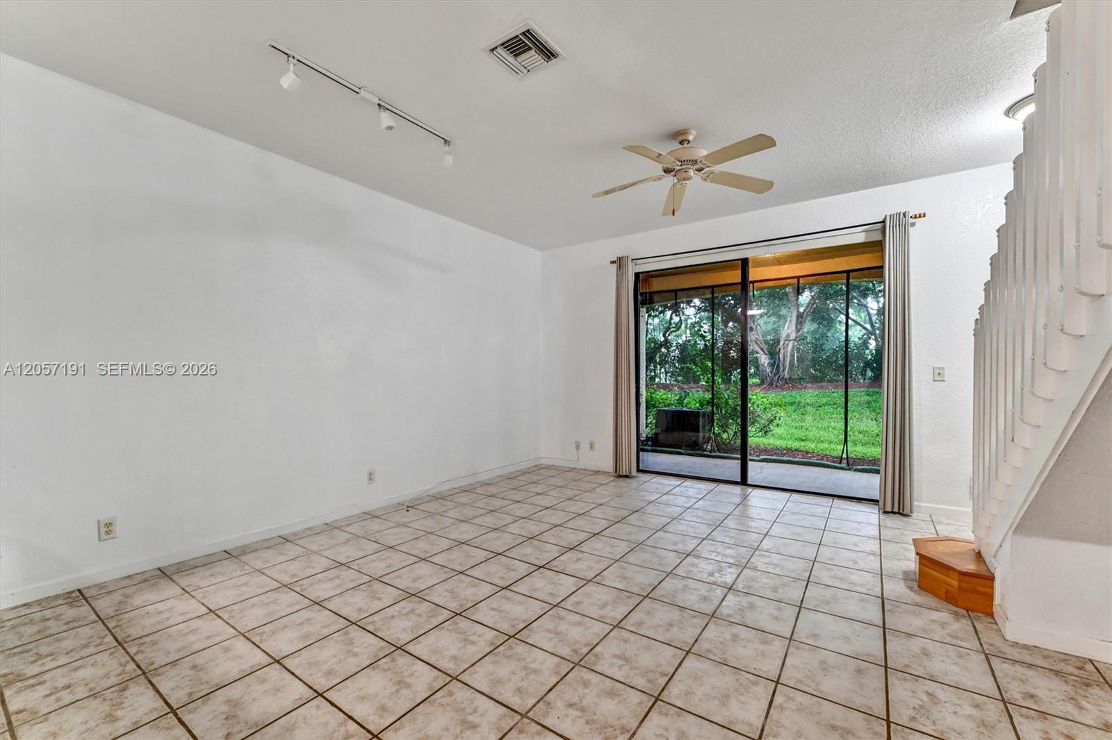 3897 Tree Top Dr — Photo 5