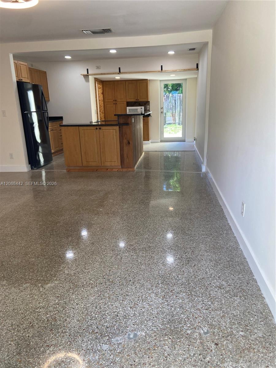 6140 SW 37th Ct — Photo 4