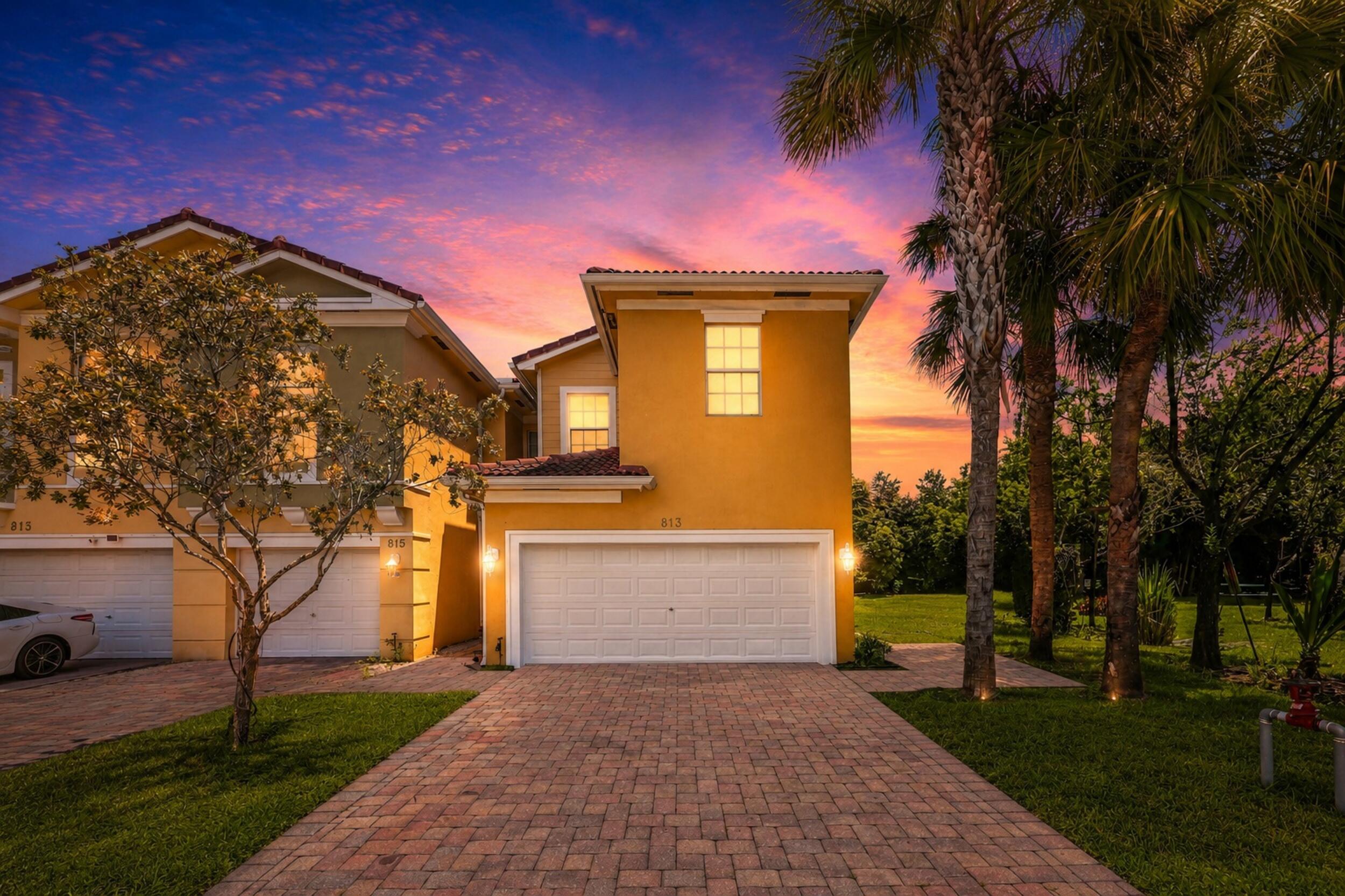 813 Pipers Cay Drive — Photo 2