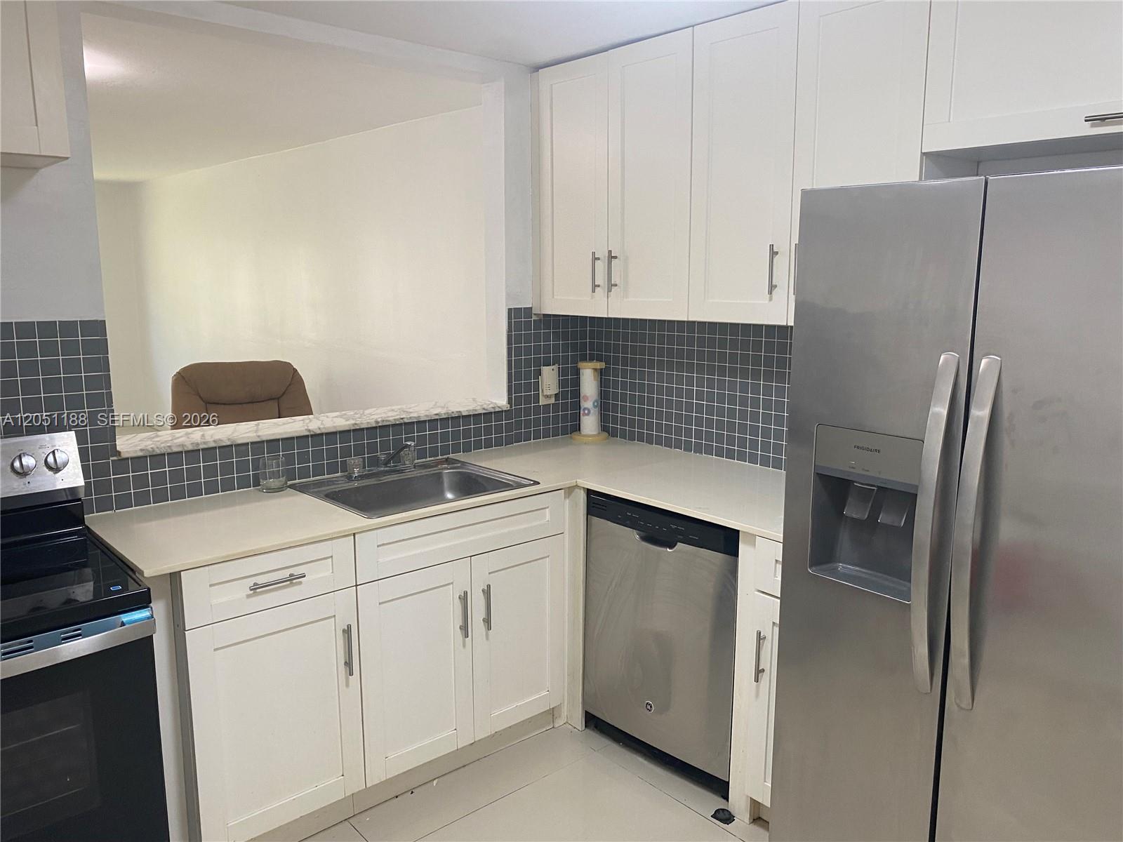 1550 NE 191st St # 309 — Photo 3