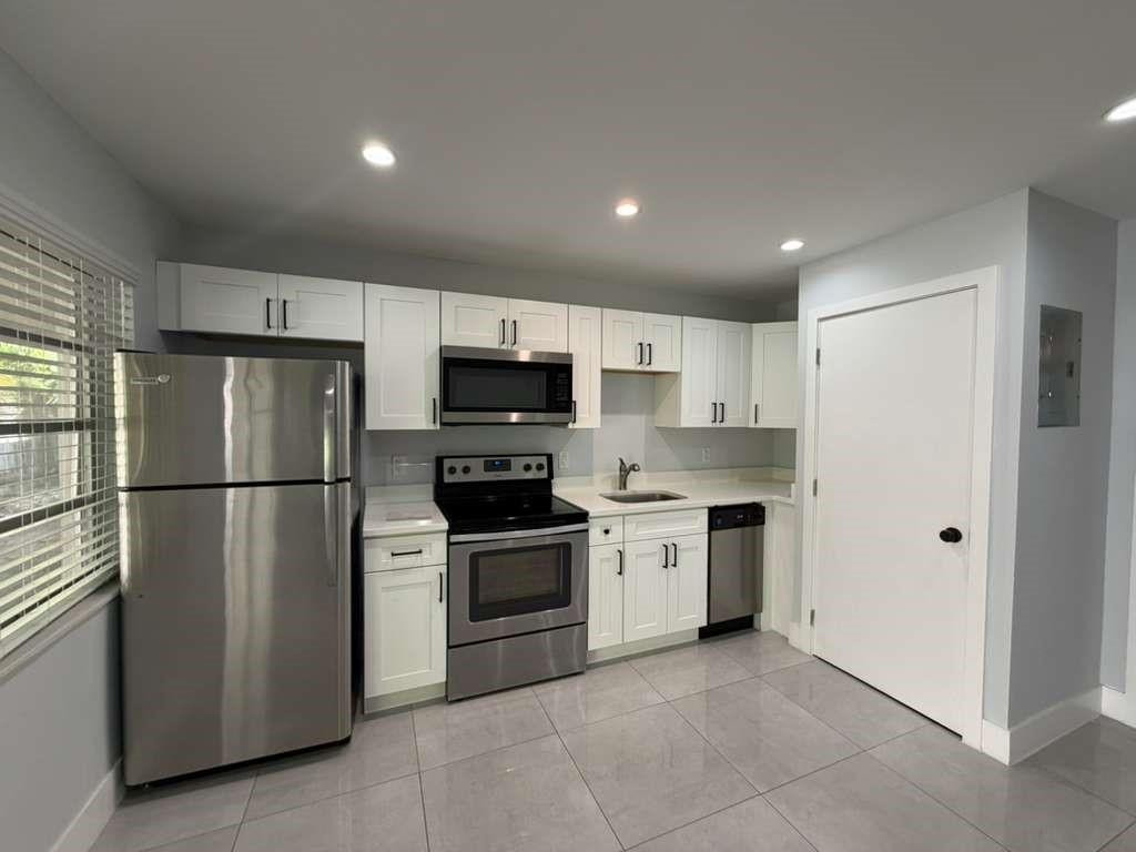 820 N Victoria Park Road # 3 — Photo 5