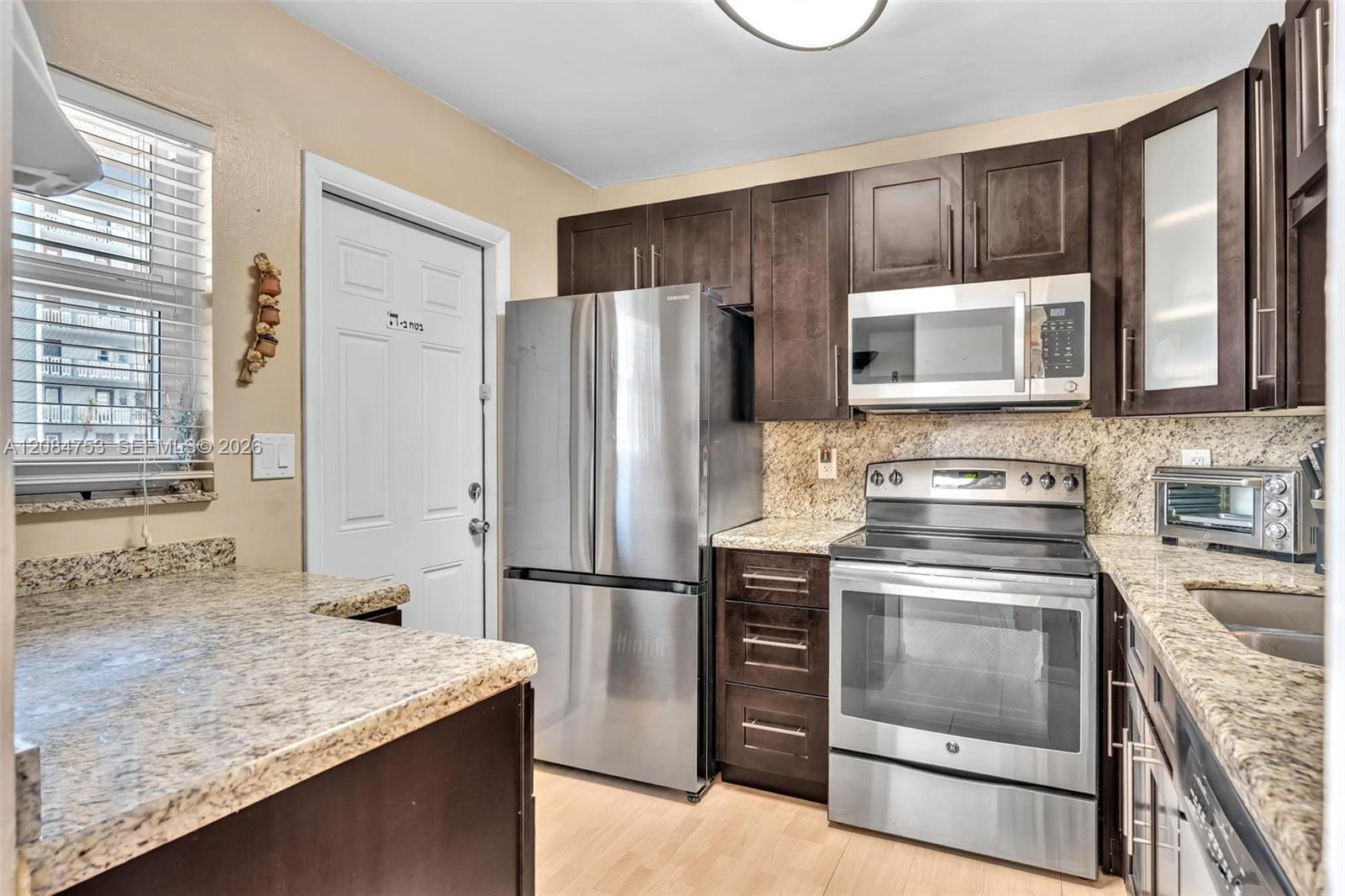 610 NE 12th Ave # 206 — Photo 5