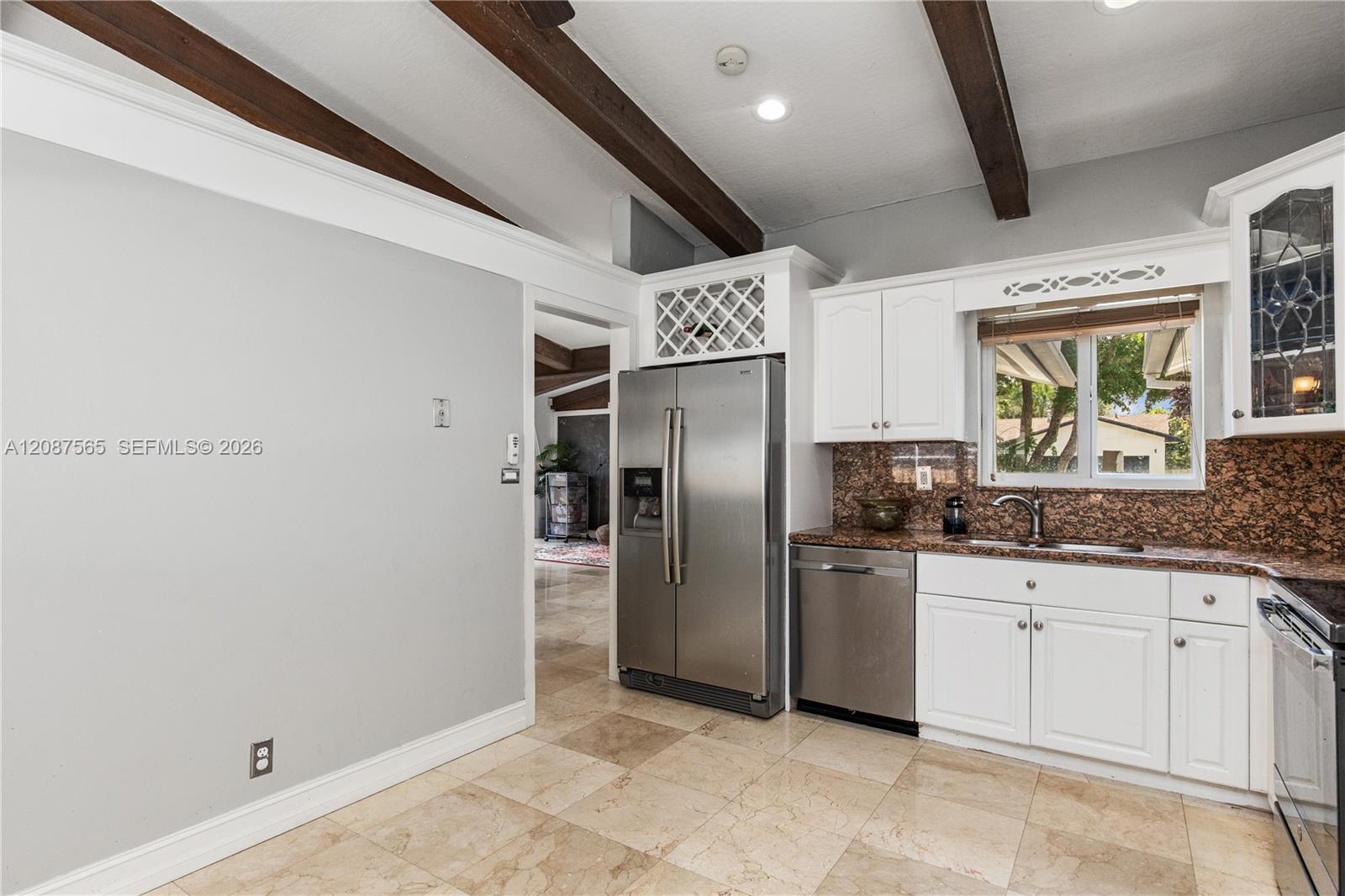 8005 SW 198th Ter — Photo 4