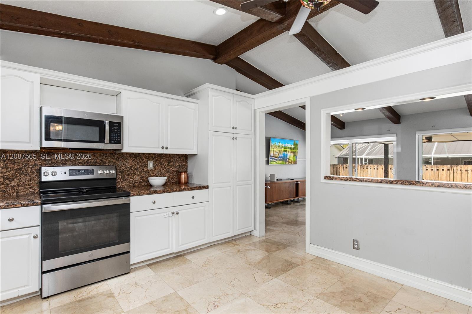 8005 SW 198th Ter — Photo 5