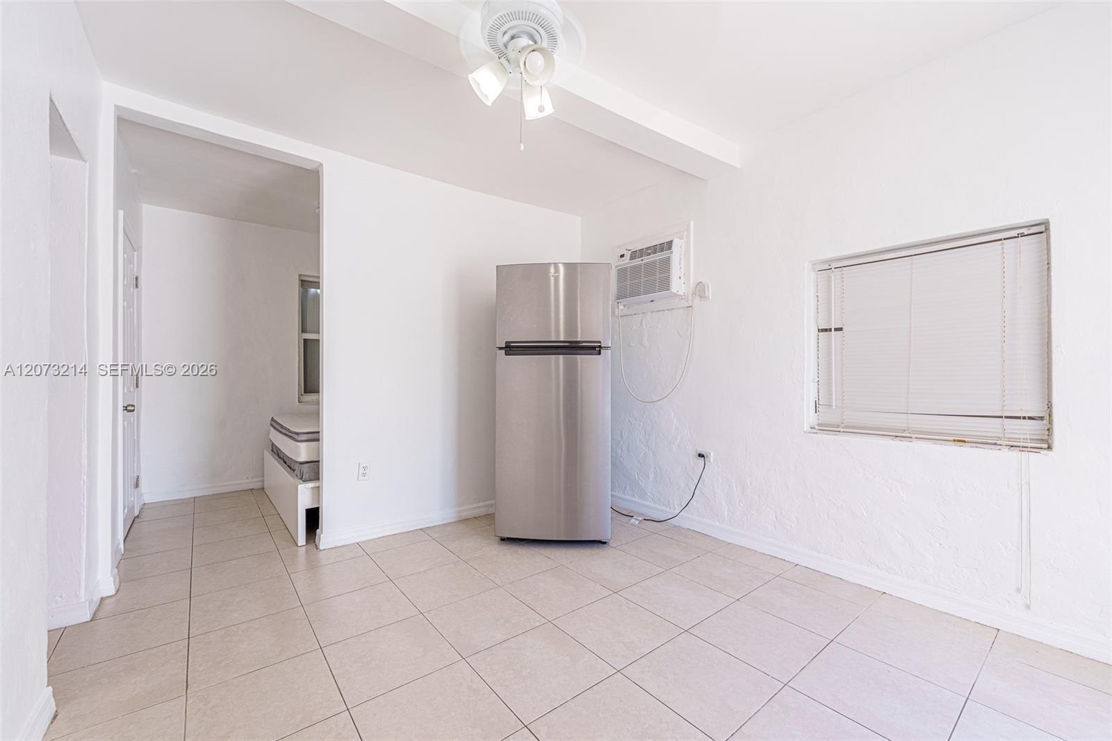 528 SW 21st Ave # A — Photo 3