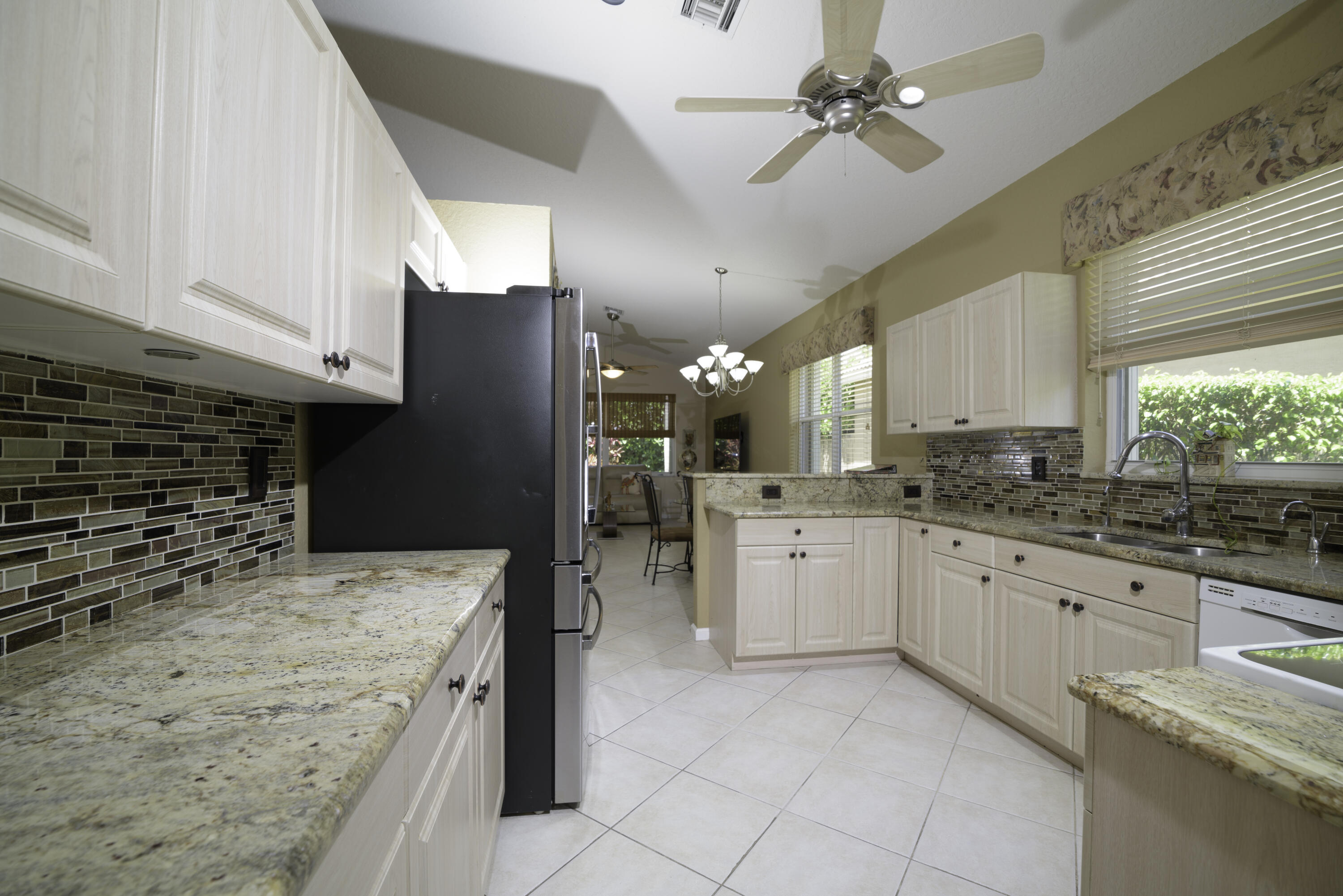 10052 Diamond Lake Drive — Photo 5