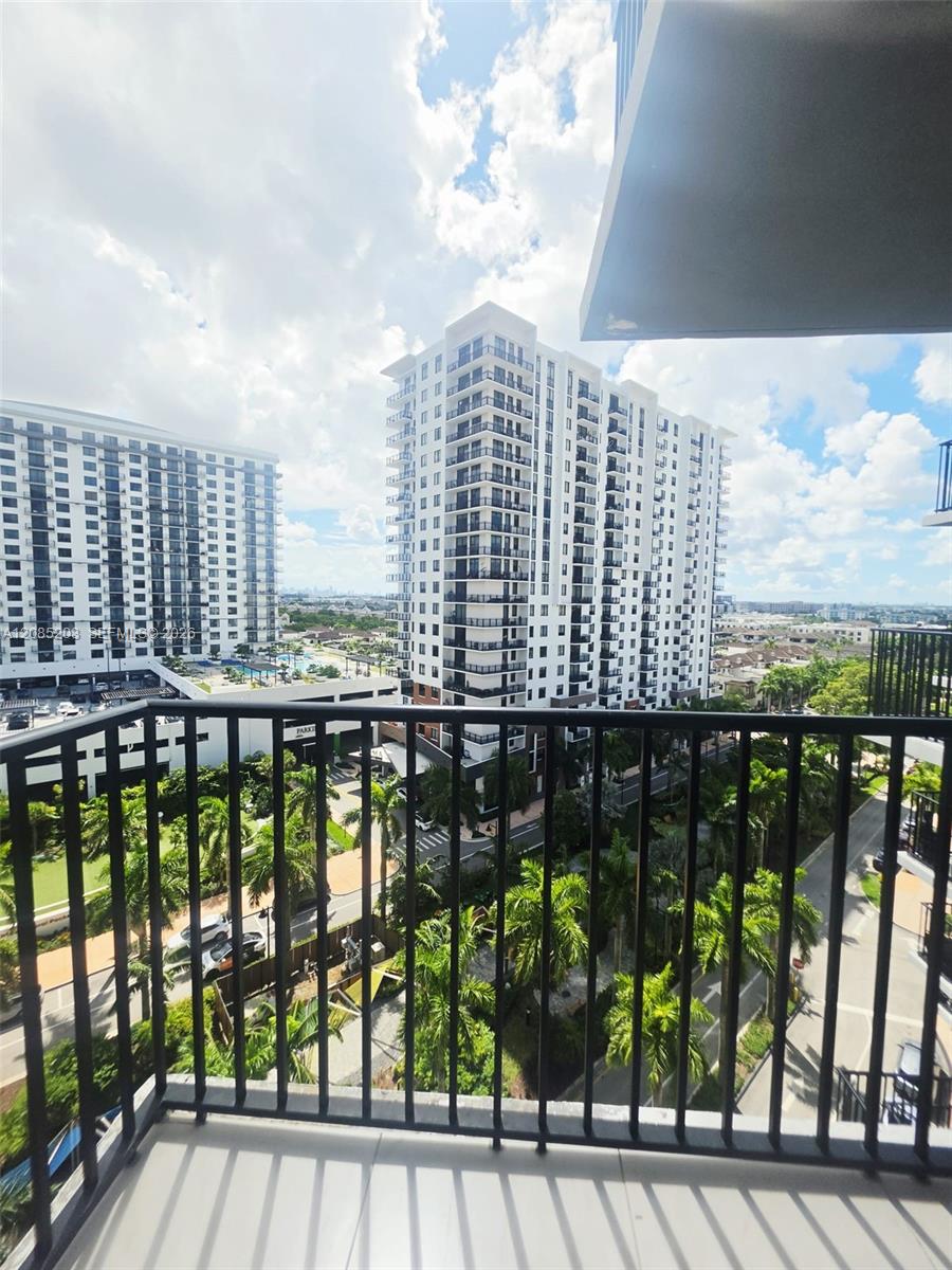 5252 NW 85th Ave # 809, Doral FL 33166
