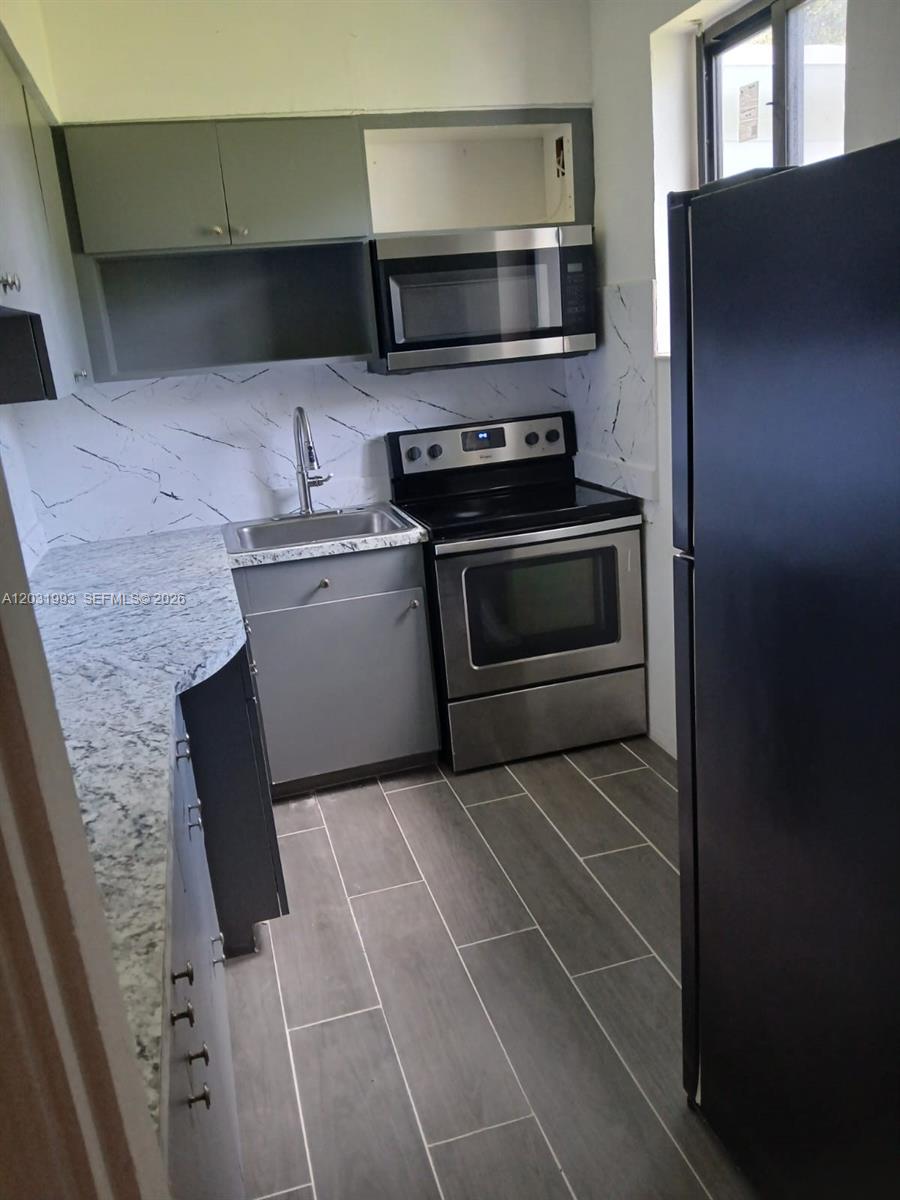 1400 NE 148th St # 2 — Photo 5