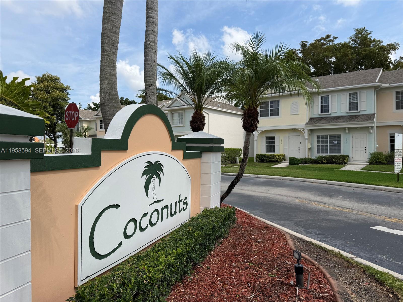 271 Duval Ct, Weston FL 33326