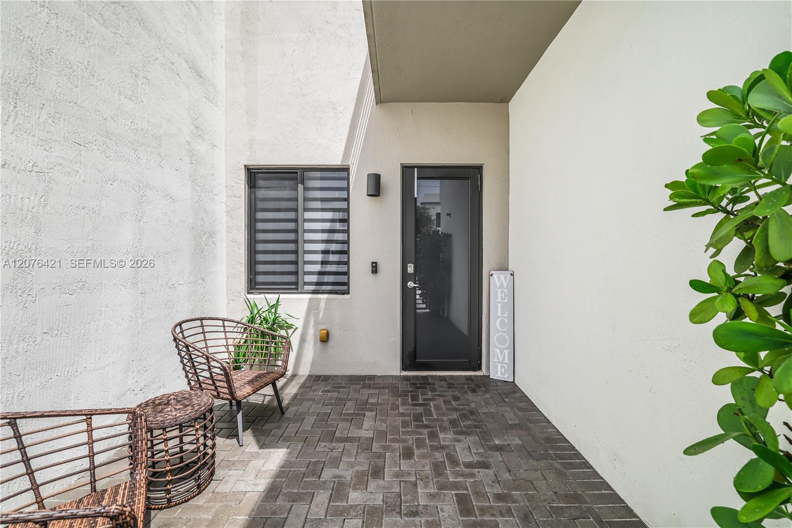 519 SW 91st Pl — Photo 4