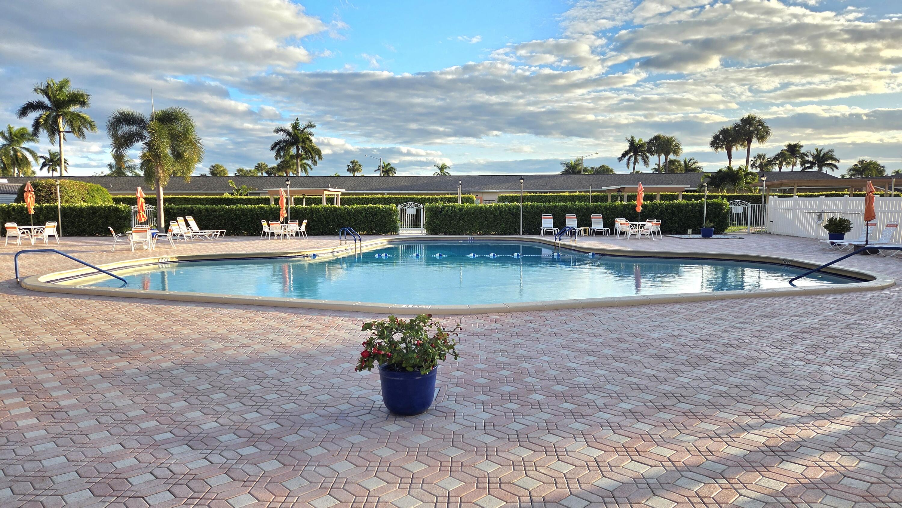 2568 Dudley Drive E # G, West Palm Beach FL 33415