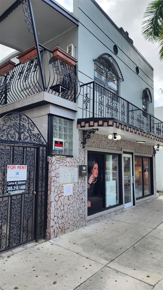 2272 SW 8th St # 3, Miami FL 33135