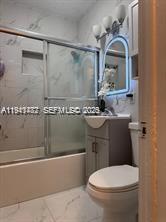 4620 SW 31st Dr — Photo 5