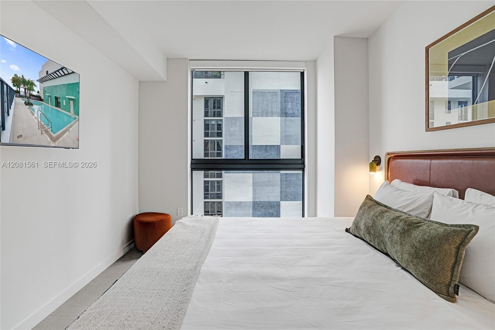 11 NE 6th St # 610 — Photo 4