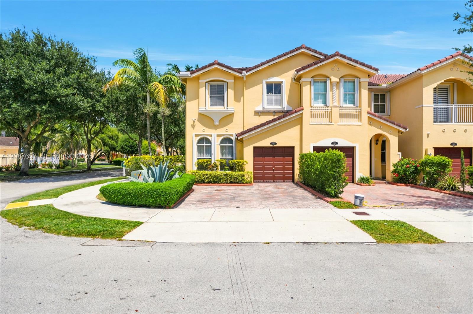 889 SW 151st Pl — Photo 3