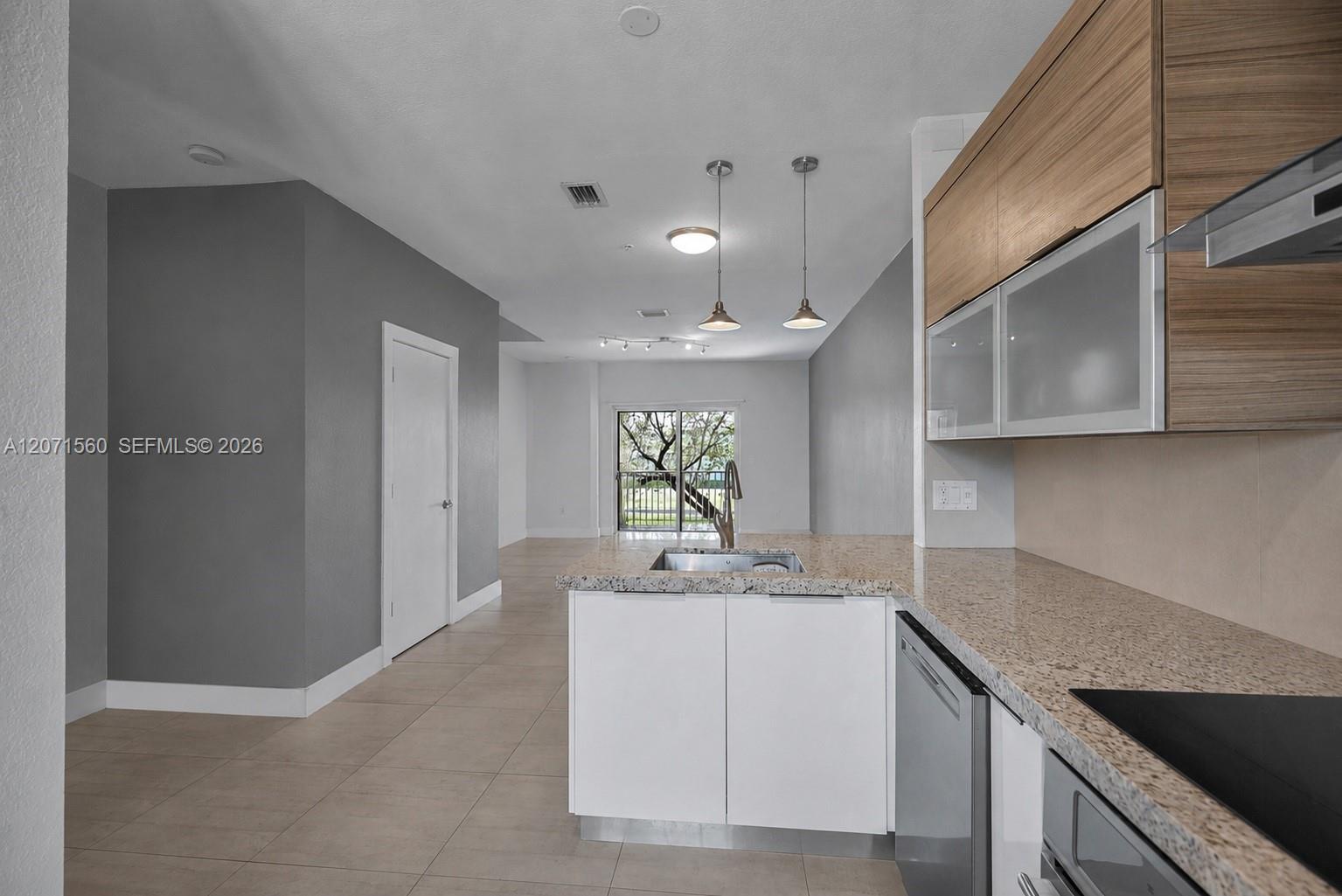 5670 NW 116th Ave # 222 — Photo 3