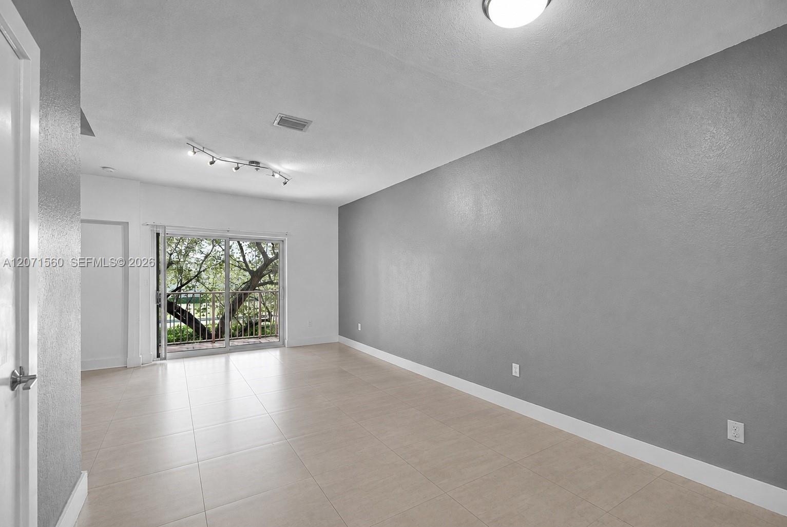 5670 NW 116th Ave # 222 — Photo 5