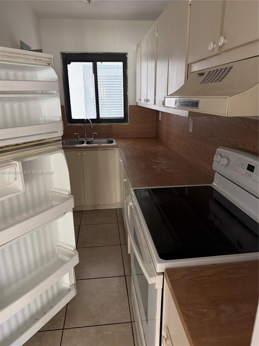 650 NE 149th St # 106F — Photo 3