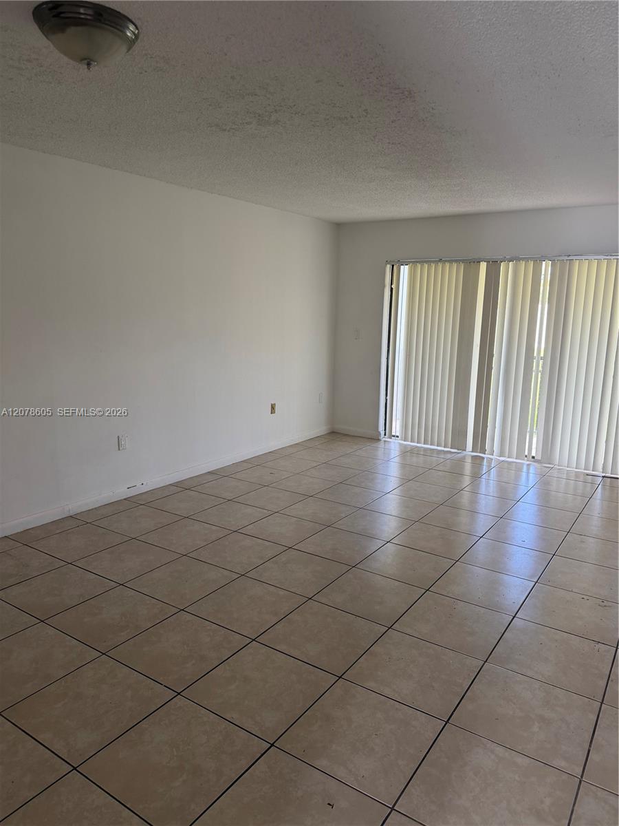650 NE 149th St # 106F — Photo 4